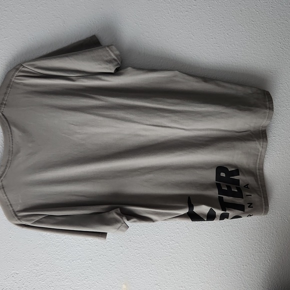 Used once Hollister Men's T-shirt - Picture 2 of 4